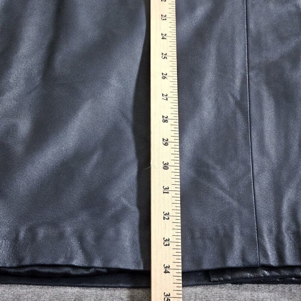 Danier Jacket Womens L Eggplant Purple Leather Pockets Buttons Lined Classic - Picture 8 of 16